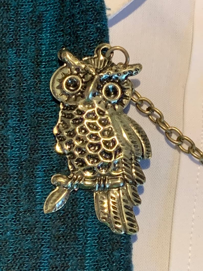 Sweater Clips Owls with Tail Feathers on a Branch In Bronze