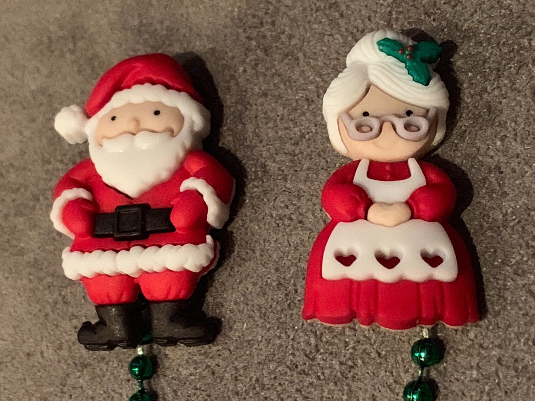 Mrs Santa Claus brooch/Magnet