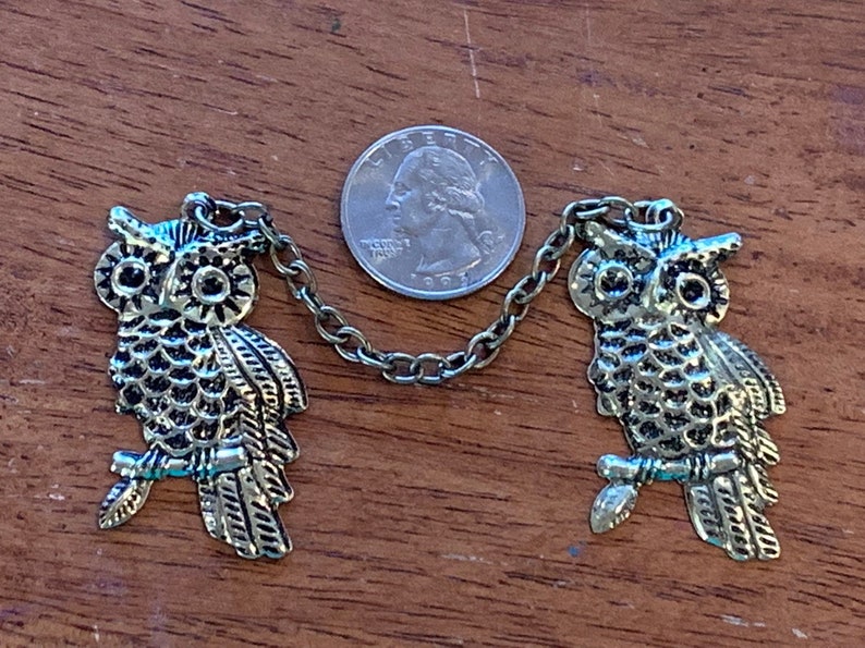 Sweater Clips Owls with Tail Feathers on a Branch In Bronze