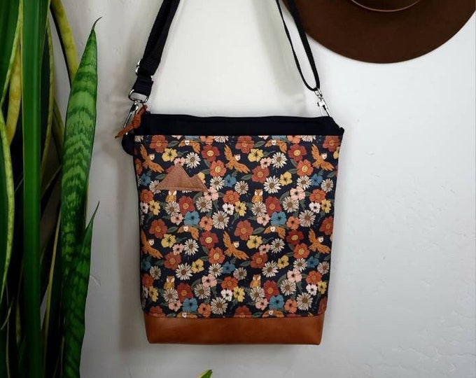 Medium crossbody/OWL FLORAL print front = pocket/Black zipper/Black canvas/Black nylon adjustable strap/Mountain or MT