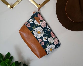 Large travel bag/SPRING DREAMER print/Flat bottom/Black zipper/ Heavyweight natural canvas liner