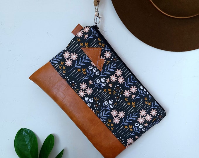 Wristlet Grab & Go Clutch/FOREST FLOOR print in graphite front and back/Black zipper/Montana or Mountain patch