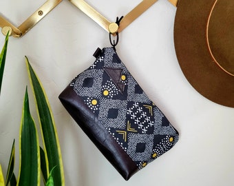 Small travel bag/MUDCLOTH PRINT front and back/Flat bottom/Black zipper/Montana or mountain patch