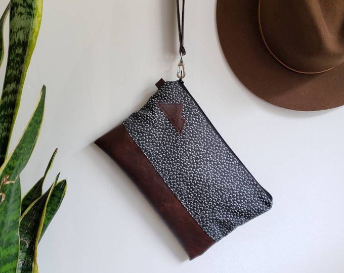 Wristlet Grab & Go Clutch/Hillside print in onyx and white = front and back/Black zipper/Montana or Mountain patch