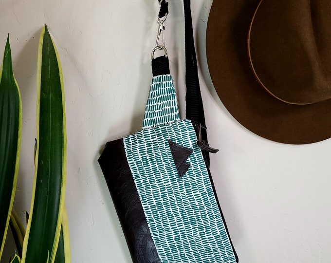 Sling bag/DASHING print in cactus = front and back/Black zipper/Black nylon adjustable & detachable strap/Mountain patch