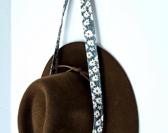 Hat Hitch