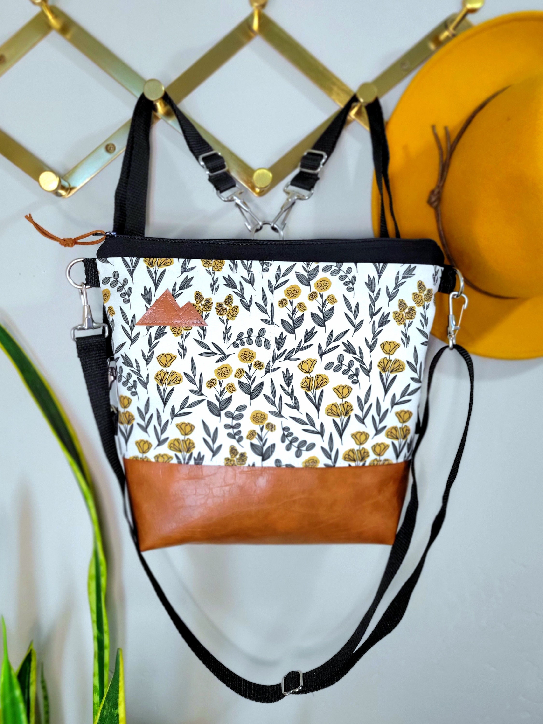 Convertible Backpack/Crossbody/MORNING SUN FLORAL print=2 front