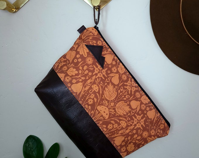 Large travel bag/NATURE print, front and back/Gray & white/Flat bottom/Black zipper/ Heavyweight natural canvas liner