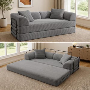 Puede incluir: Un sof&aacute; convertible de pana gris con dos cojines a juego. El sof&aacute; tiene un dise&ntilde;o modular con detalles met&aacute;licos negros y se puede plegar en una cama. El sof&aacute; est&aacute; sobre una alfombra de color neutro.