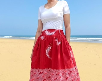 Roter Baumwollrock mit Fisch- und Wellenmuster: Batikrock, individuelle Länge