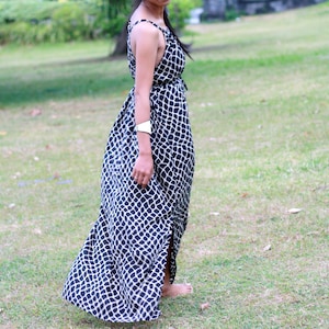 Black and white maxi dress, batik dress, sleeveless maxi dress, screen print dress, coastal dress, check dress, maxi dress with side slit