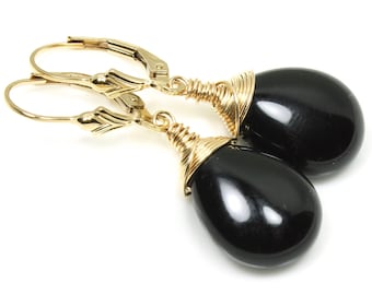 Tropfenförmige Ohrringe aus schwarzem Onyx, vergoldeter Draht, mit Naturstein umwickelt, 5616