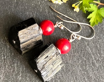 Pendientes de coral rojo de turmalina negra ganchos de plata de ley cristales ásperos naturales colgantes modernos gotas boho declaración regalo para ella 6764