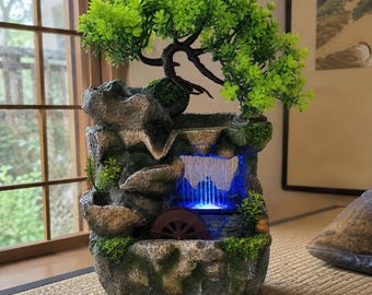 Japanischer Zen-Zimmerbrunnen mit LED-Beleuchtung in Form eines Bonsai-Baumes