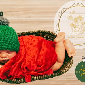 Green  Christmas ornament hat, christmas hat, crochet christmas hat size 0 to 3 months