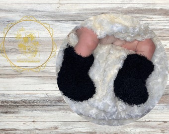 0 to 3 months soft and fuzzy baby booties, photography prop, 0 to 3 months, Ready to ship