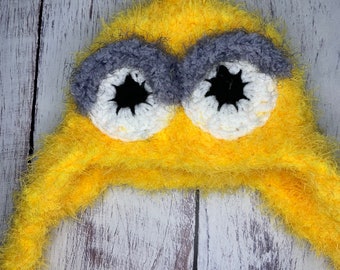 Soft and fuzzy Bird Crochet hat , photography prop, 0 to 3 month,crochet hat