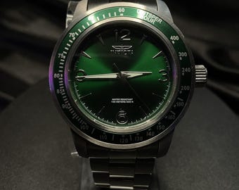Reloj Invicta Specialty para hombre, acero inoxidable, esfera verde, 45 mm, cuarzo japonés, modelo 38527