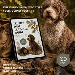 Può includere: Un tablet digitale che mostra una guida all'addestramento per cani da tartufo con un'illustrazione di un cane dal pelo riccio e un tartufo. Il testo sullo schermo recita: Everything you need to start your journey together, 20 pages.