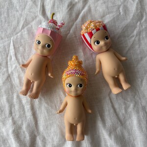 Bedazzled ängelfigur med son | kawaii-figur prydnadsdocka | trendig nyckelringsask bild 12