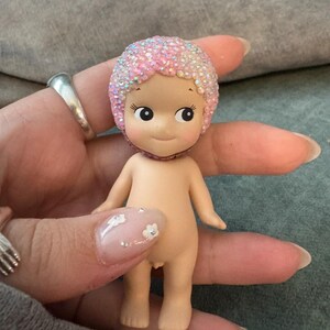 Bedazzled ängelfigur med son | kawaii-figur prydnadsdocka | trendig nyckelringsask bild 3