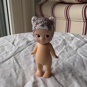 Bedazzled ängelfigur med son | kawaii-figur prydnadsdocka | trendig nyckelringsask bild 10