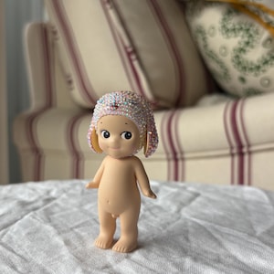Bedazzled ängelfigur med son | kawaii-figur prydnadsdocka | trendig nyckelringsask bild 1
