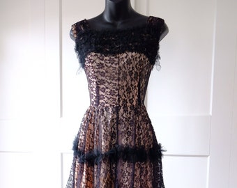 1950s Pale Pink Taffeta & Dark Navy Lace Gown - W:27"