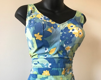 Finales de la década de 1950 1960 "Perfection Fit By Roxanne" Traje de baño floral de una pieza