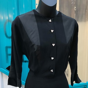 Elegant 1940s Black Crepe Dress with Unique Taffeta-Panelled Bodice - W: 30&quot;