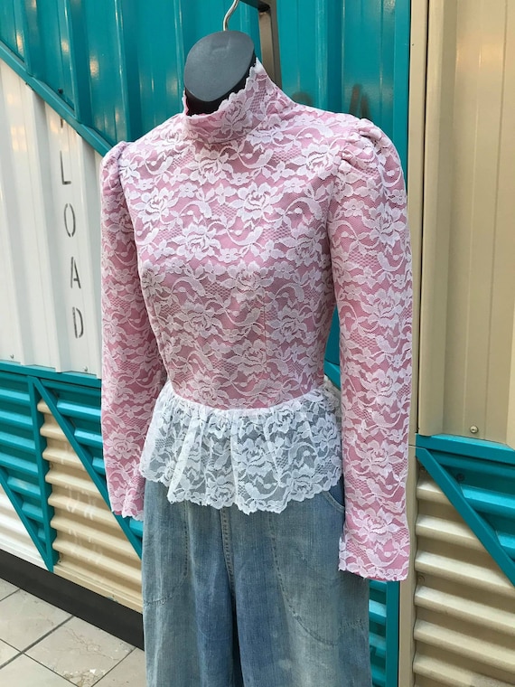 1970s Pink & White Lace High-Neck Blouse