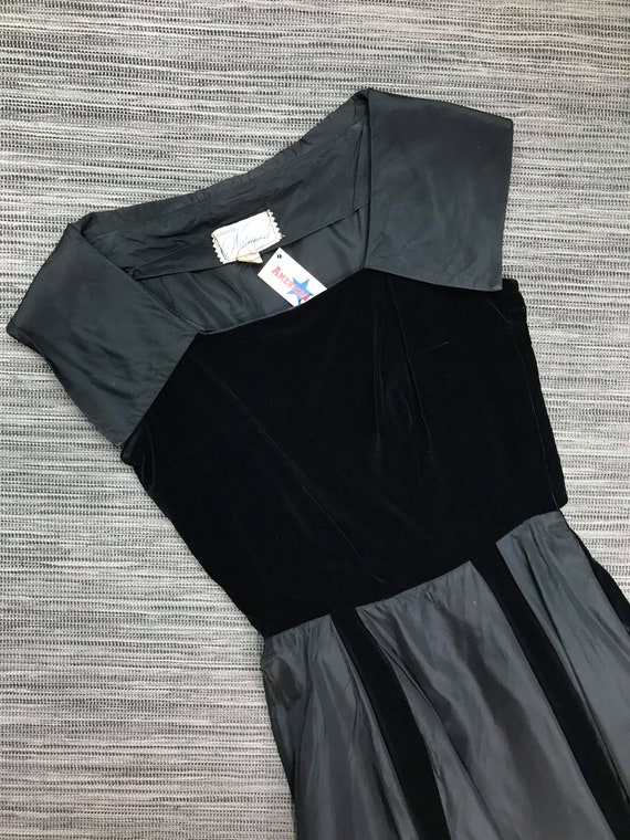 1940s "Naturally Natlynn New York" Black Velvet an