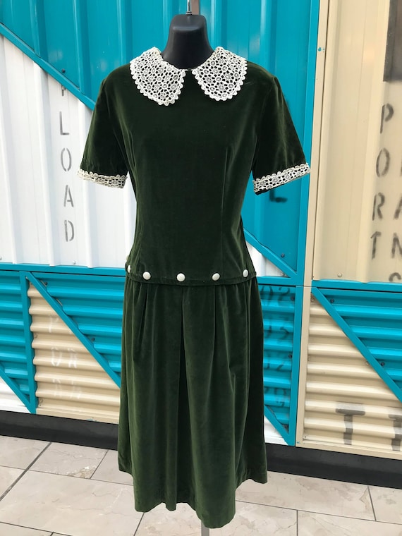1940s Green Velvet Dress with Lace Trim