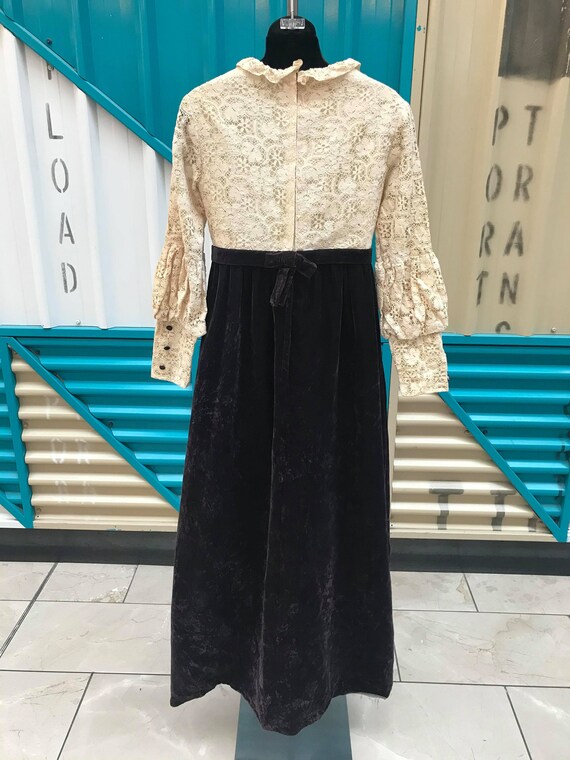 60s 70s Long Sleeve Lace and Velvet Maxi Dress / … - image 6