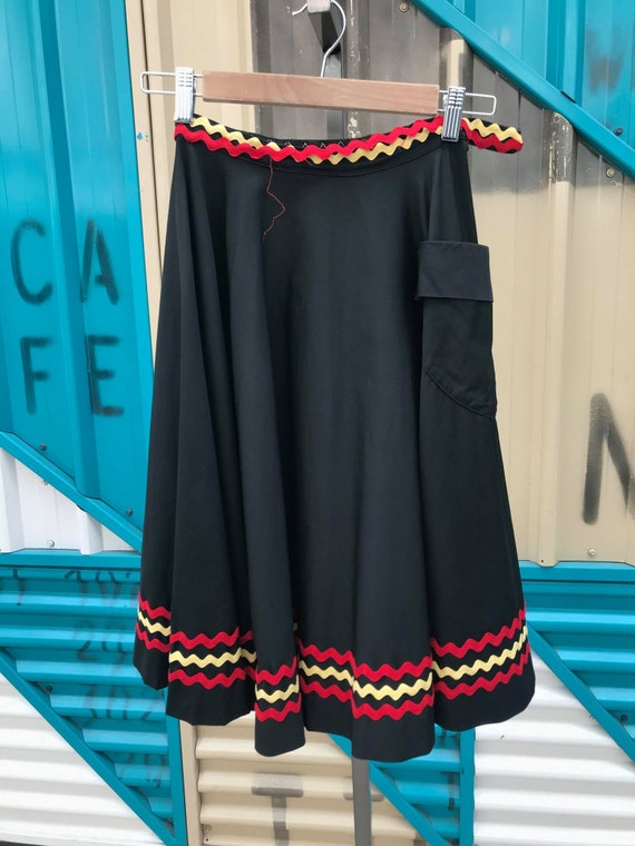 1940s Black Circle Skirt with Ric Rac Trim - image 1