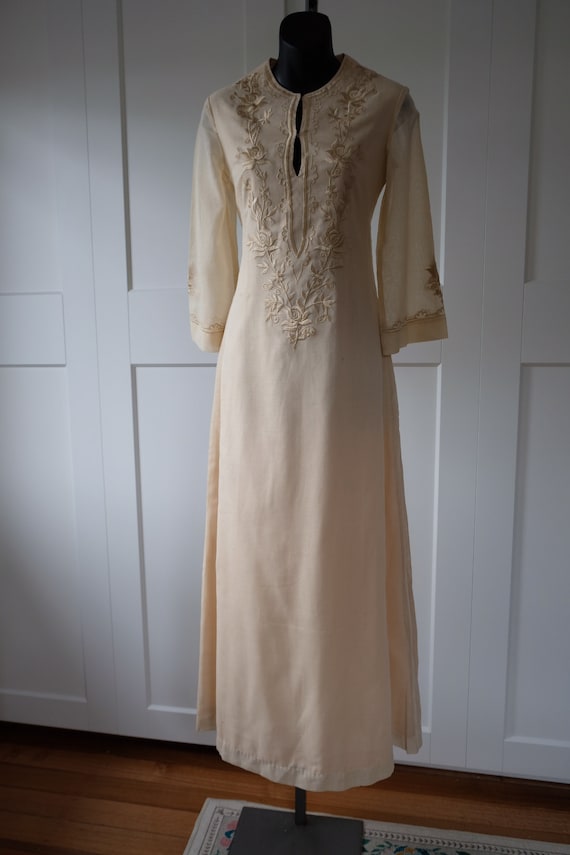Vintage SM Collection Cream Kaftan with Beautiful… - image 5