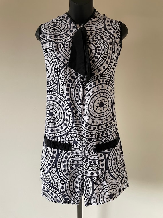 1960s 'PM Loungewear' Monochrome Psychedelic Prin… - image 2