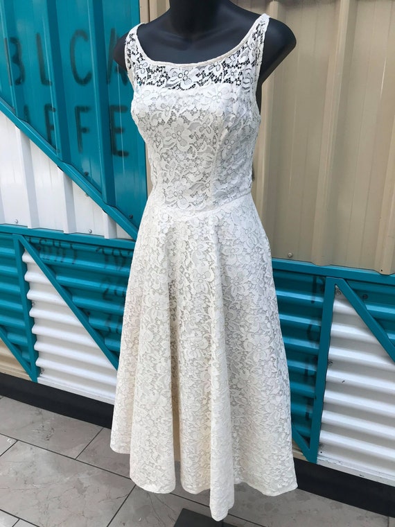 1950s White Lace Dress - 27" Waist - image 2