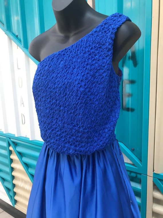 1980s "Pantagis" Sapphire Blue One-Shoulder Textu… - image 3