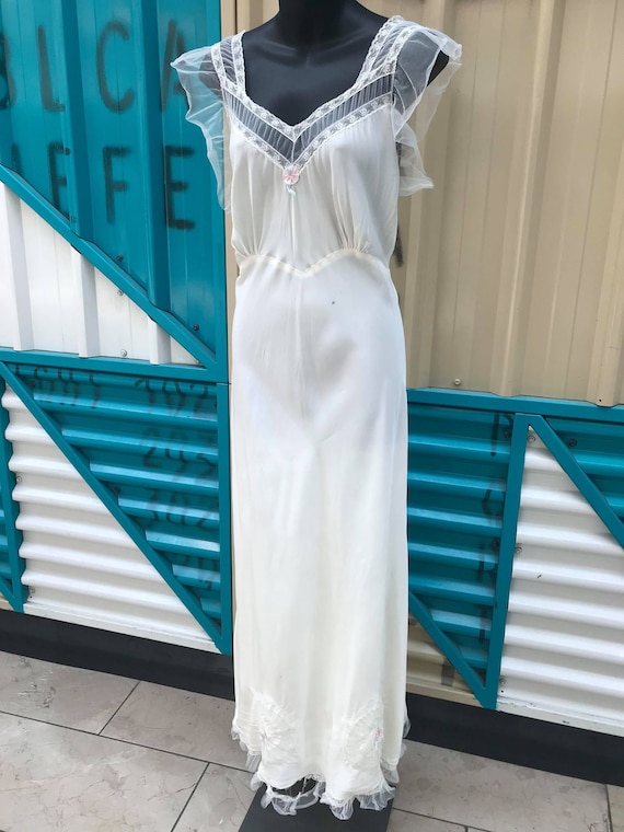 40s 50s "Styled By Carillon" White Nightgown