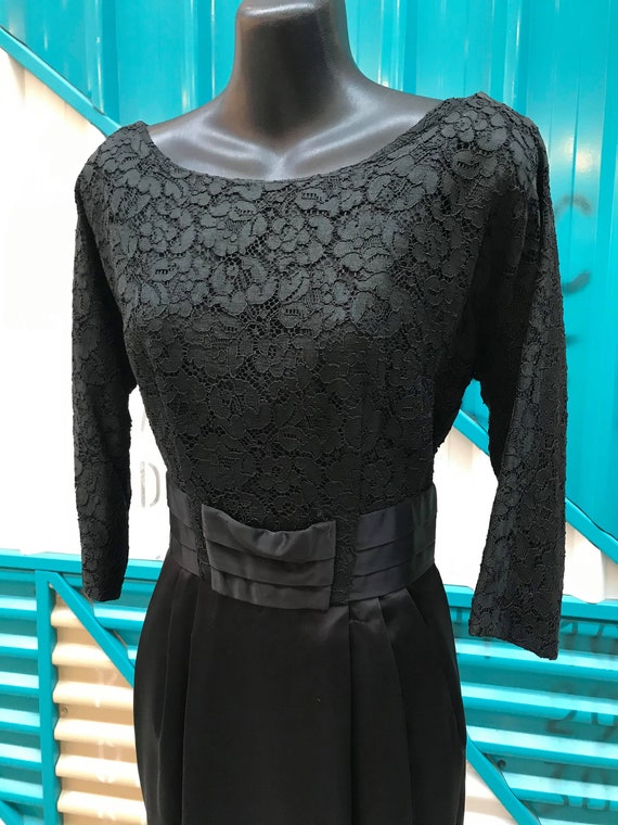 1940s "Leslie Fay Original" Black Satin & Lace Co… - image 3