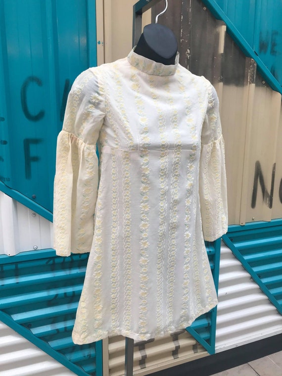 60s 70s Petite Girl's Floral Babydoll Dress