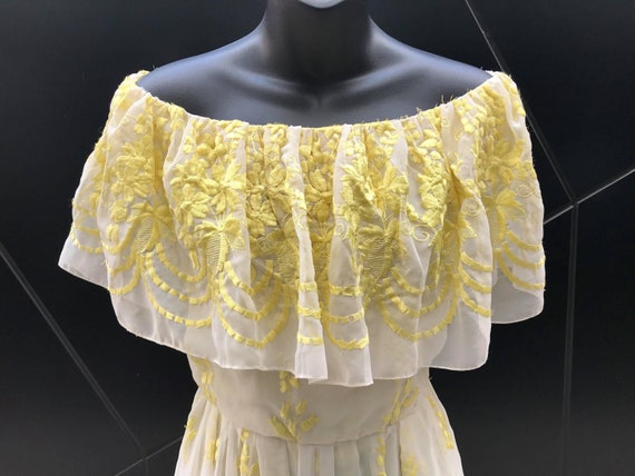 1970s Richilene for Neiman Marcus White Yellow Emb