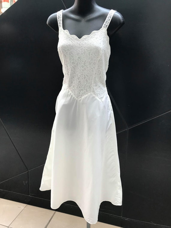 1950s White "Barbizon" Slip with Lace Bodice