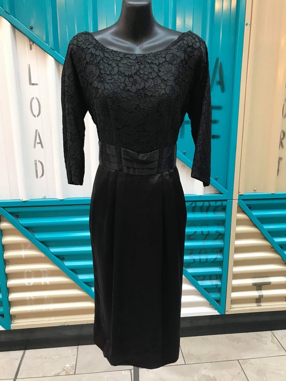 1940s "leslie Fay Original" Black Satin & Lace Cocktail Dress - Size L W: 30" - Etsy 1940s "leslie Fay Original" Black Satin & Lace Cocktail Dress - Size L W: 30" - Etsy