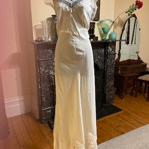 40s “Styled By Carillon" Ivory Bias Cut Nightgown B38”