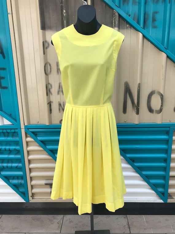 Robe jaune citron sale