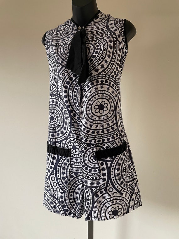 1960s 'PM Loungewear' Monochrome Psychedelic Prin… - image 1