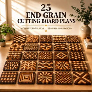 Könnte beinhalten: Eine digitale Sammlung mit dem Titel 25 END GRAIN CUTTING BOARD PLANS COMPLETE PDF BUNDLE BEGINNER TO ADVANCED, bestehend aus fünfundzwanzig quadratischen Holzbrettern mit verschiedenen geometrischen Mustern in hellen und dunklen Holztönen.