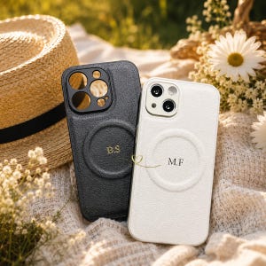 Coques cuir COUPLE assorties, Initiales gravées + cœur, set de 2 étuis MagSafe personnalisés, cadeau couple iPhone 17 16 15